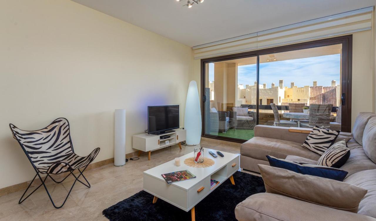 2199-apt With Terrace And Pools Manilva