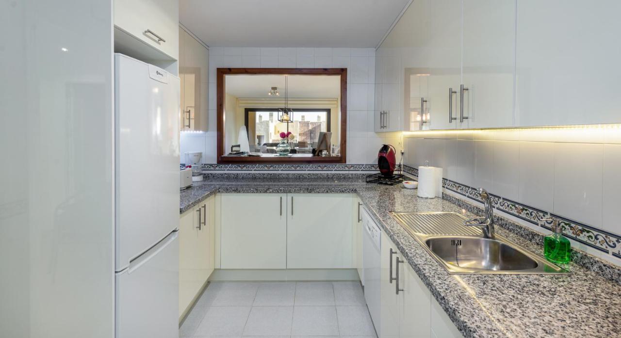 2199-apt With Terrace And Pools *